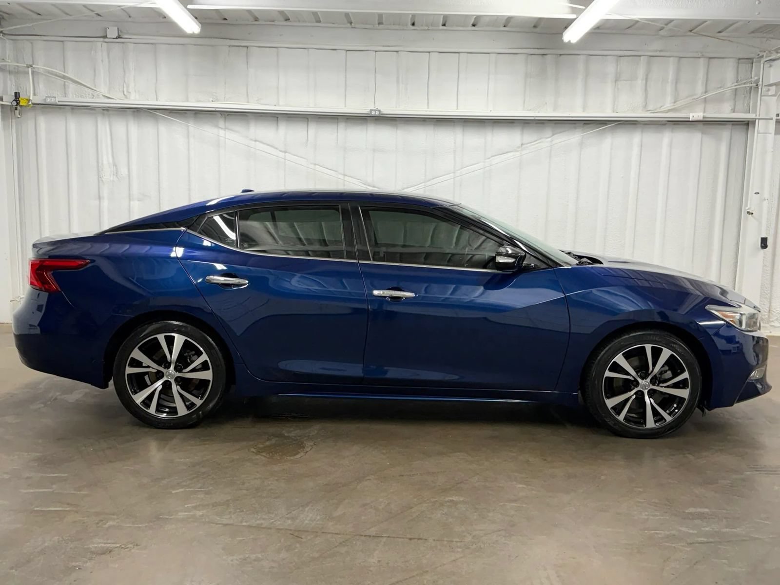 Used 2017 Nissan Maxima 3.5 SV FWD image 3