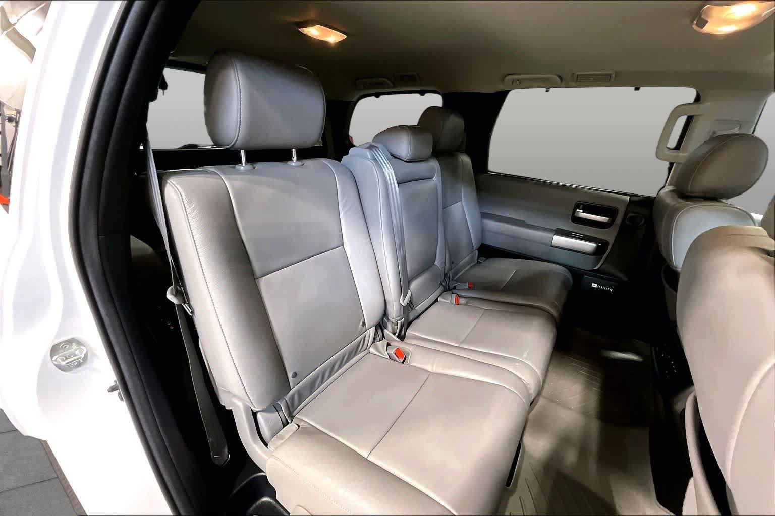 Used 2020 Toyota Sequoia Limited w/ Safety & Convenience Package AWD/4WD image 19
