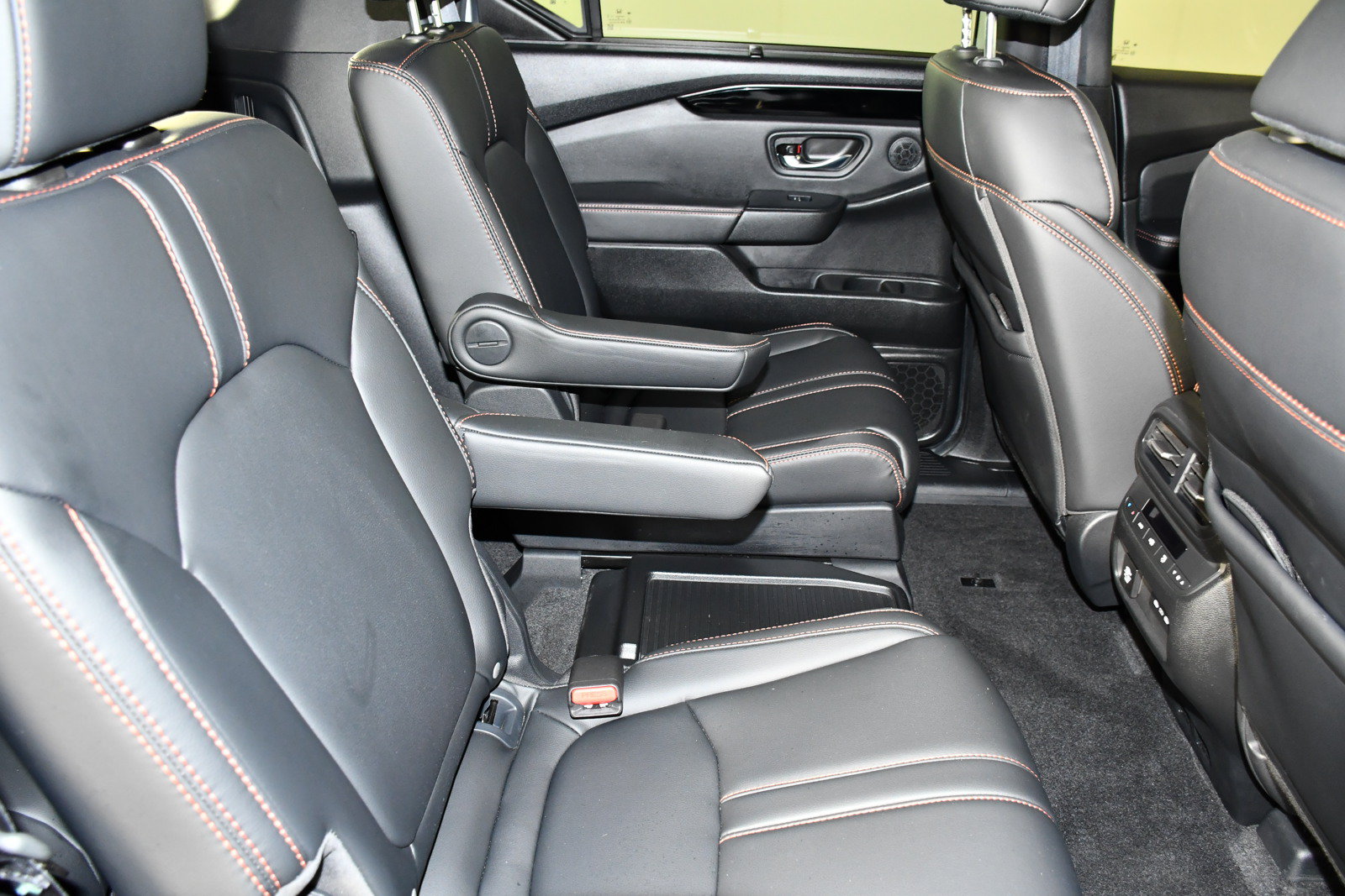 Used 2025 Honda Pilot TrailSport image 47