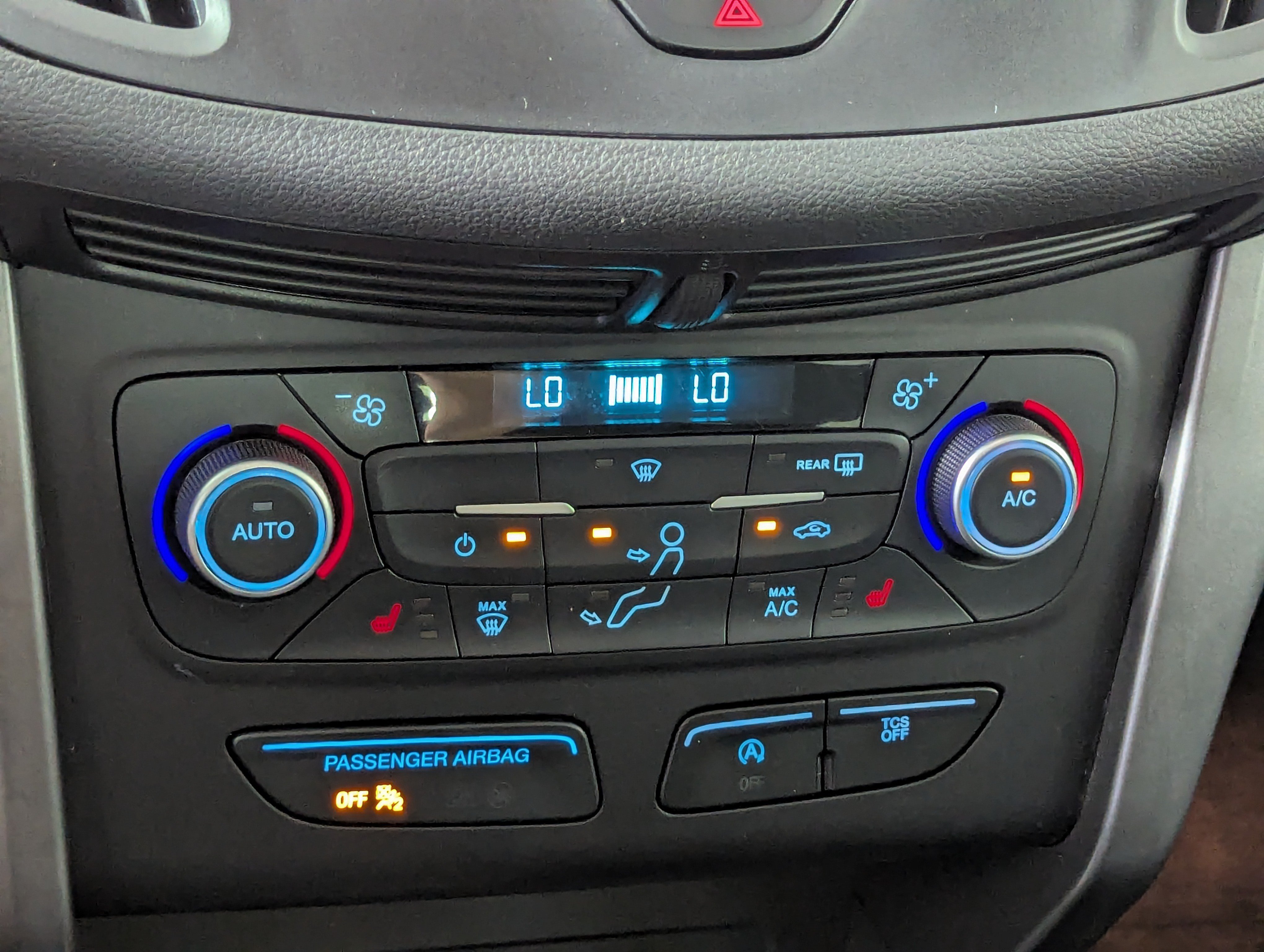 Certified 2018 Ford Escape SE FWD image 24