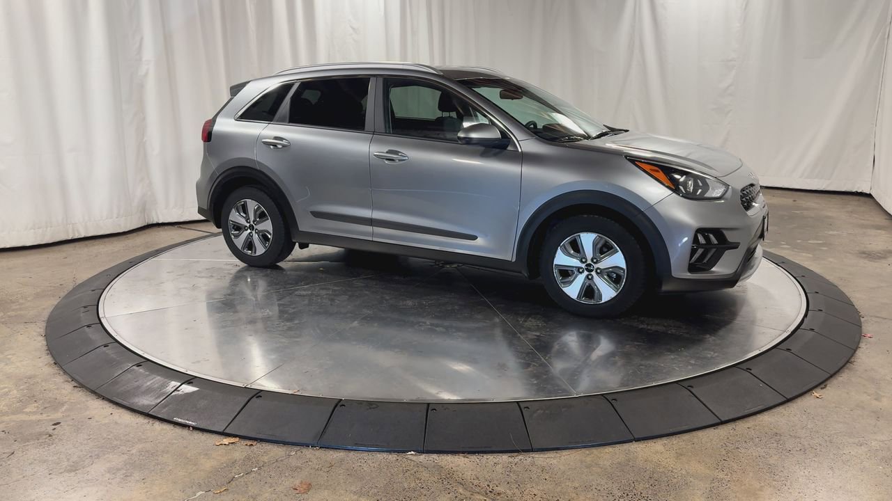 Certified 2022 Kia Niro LX image 3