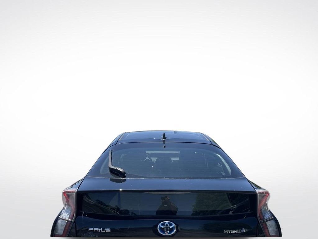 Used 2017 Toyota Prius Three FWD image 4