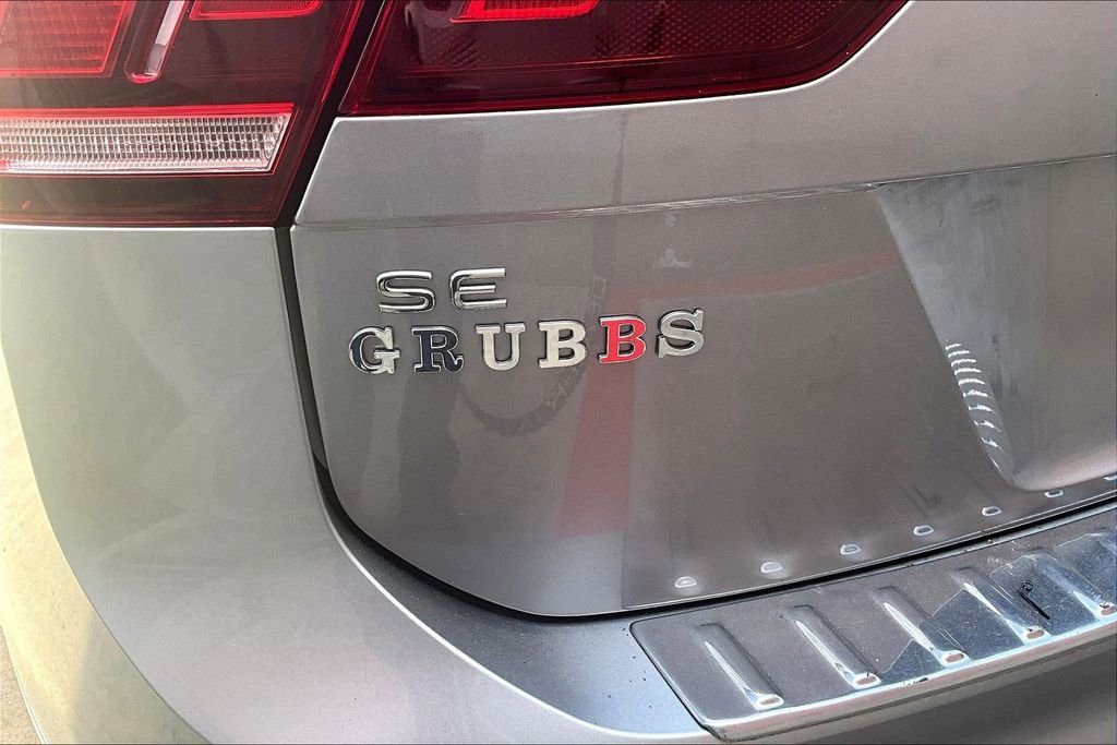 Used 2022 Volkswagen Tiguan SE image 43