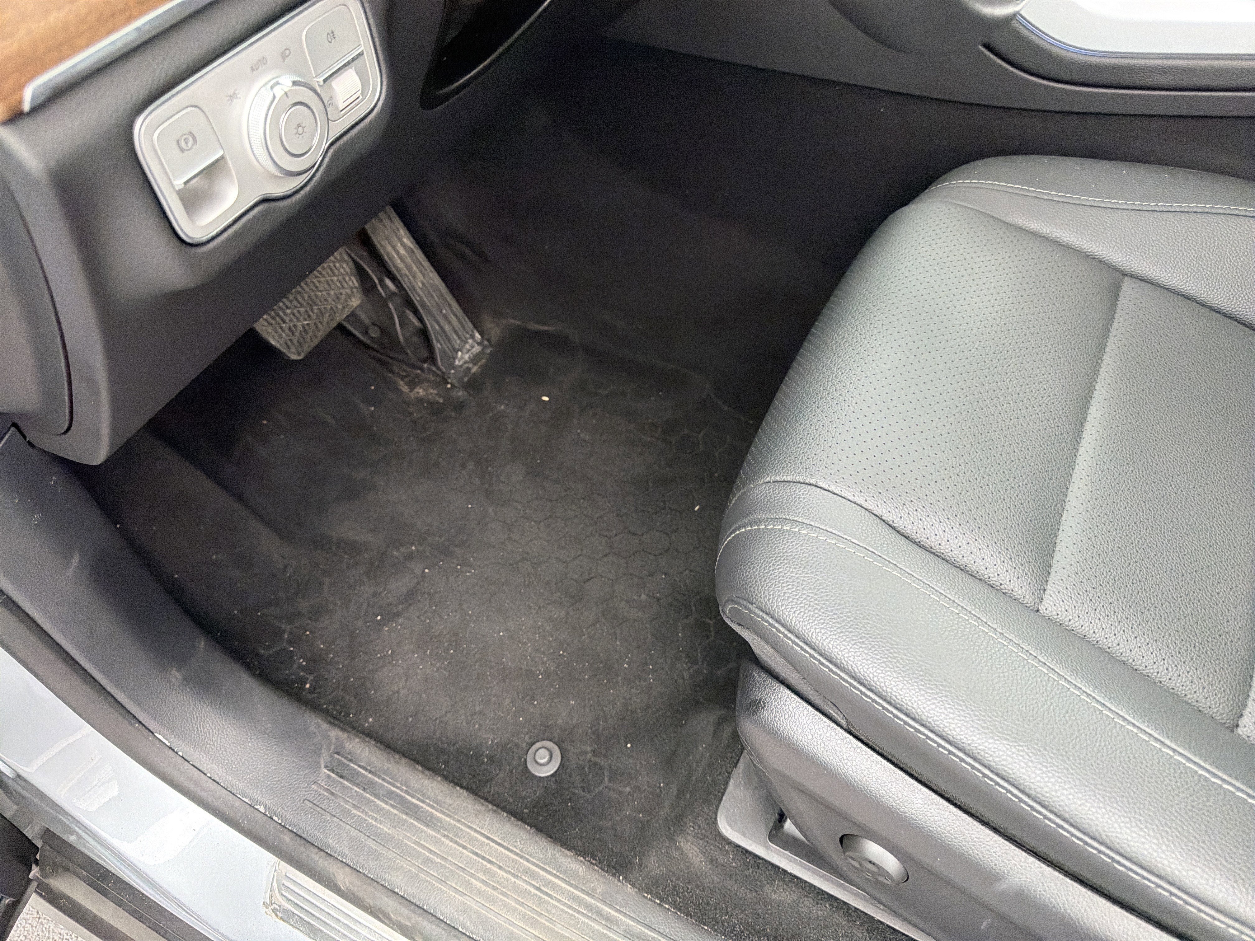 Used 2025 Mercedes-Benz GLE 350 4MATIC image 17