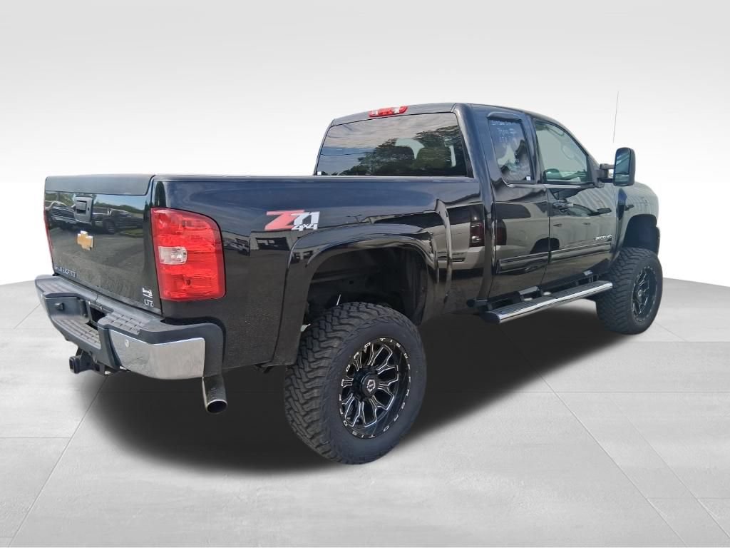 Used 2013 Chevrolet Silverado 2500 LTZ w/ LTZ Plus Package AWD/4WD image 4