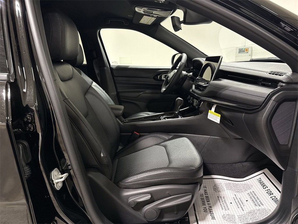 New 2026 Jeep Compass Latitude image 20