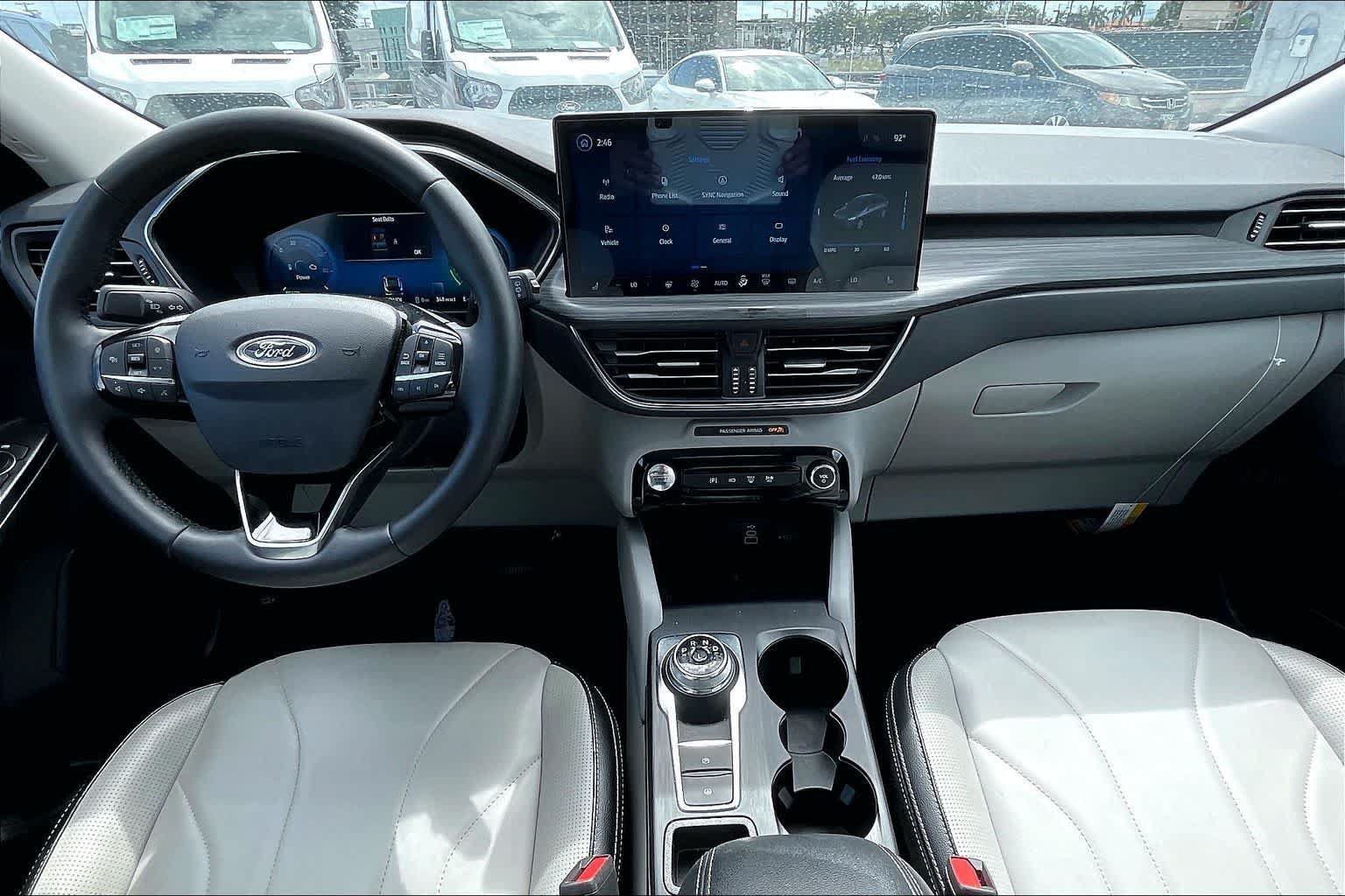 Used 2025 Ford Escape SE w/ PHEV Premium Package FWD image 10
