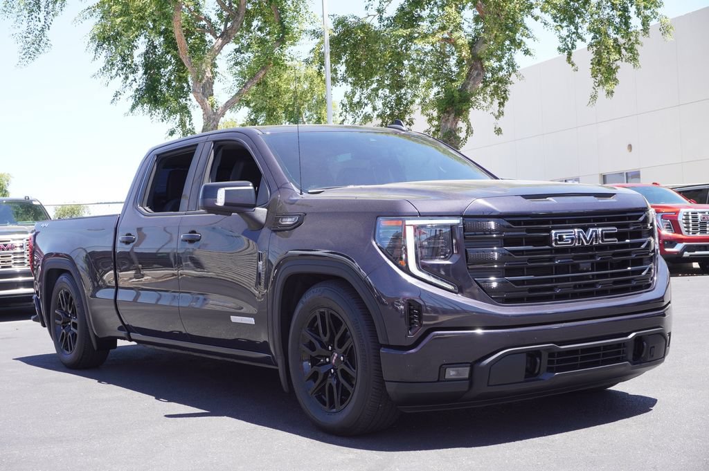 Used 2022 GMC Sierra 1500 Elevation w/ Elevation Premium Package AWD/4WD image 4