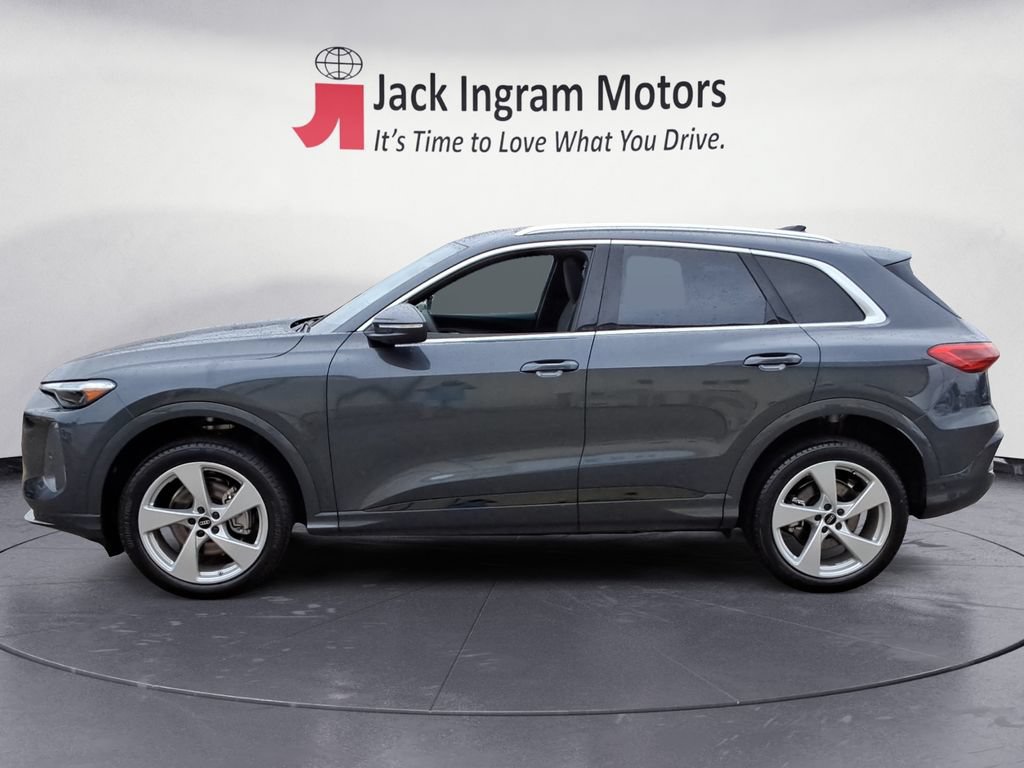 Used 2025 Audi Q5 Premium Plus AWD/4WD image 2
