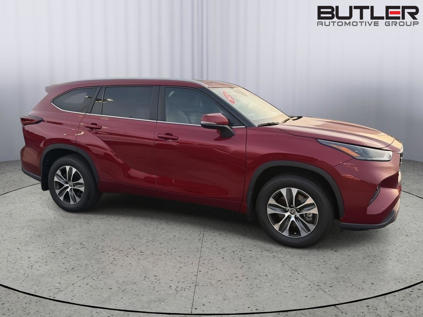 Certified 2024 Toyota Highlander XLE AWD/4WD image 7