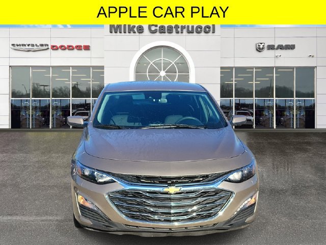 Used 2025 Chevrolet Malibu LT FWD image 2