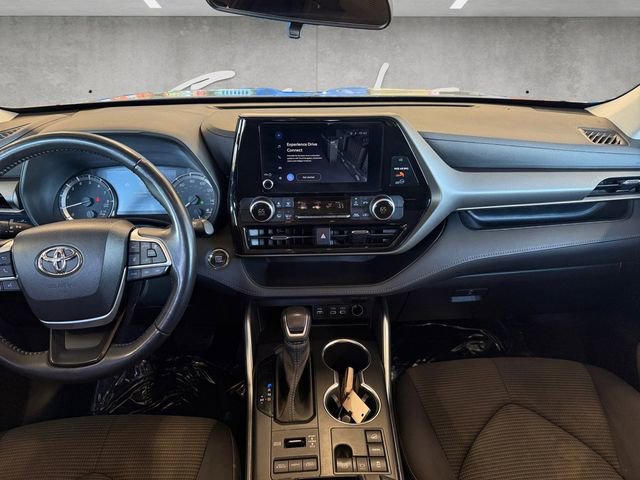 Used 2023 Toyota Highlander L image 11
