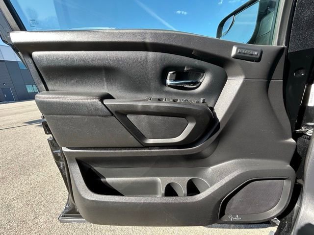 Used 2021 Nissan Titan PRO-4X w/ Pro-4x Convenience Package AWD/4WD image 31