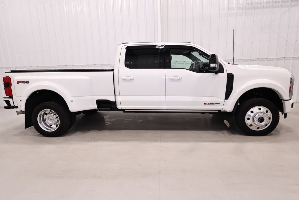 Used 2025 Ford F450 Platinum w/ FX4 Off-Road Package AWD/4WD image 2