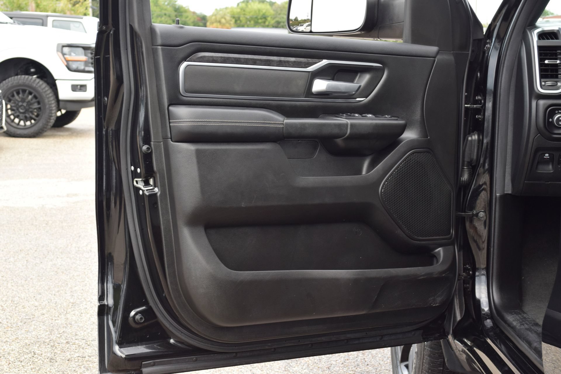 Used 2024 RAM 1500 Big Horn AWD/4WD image 16