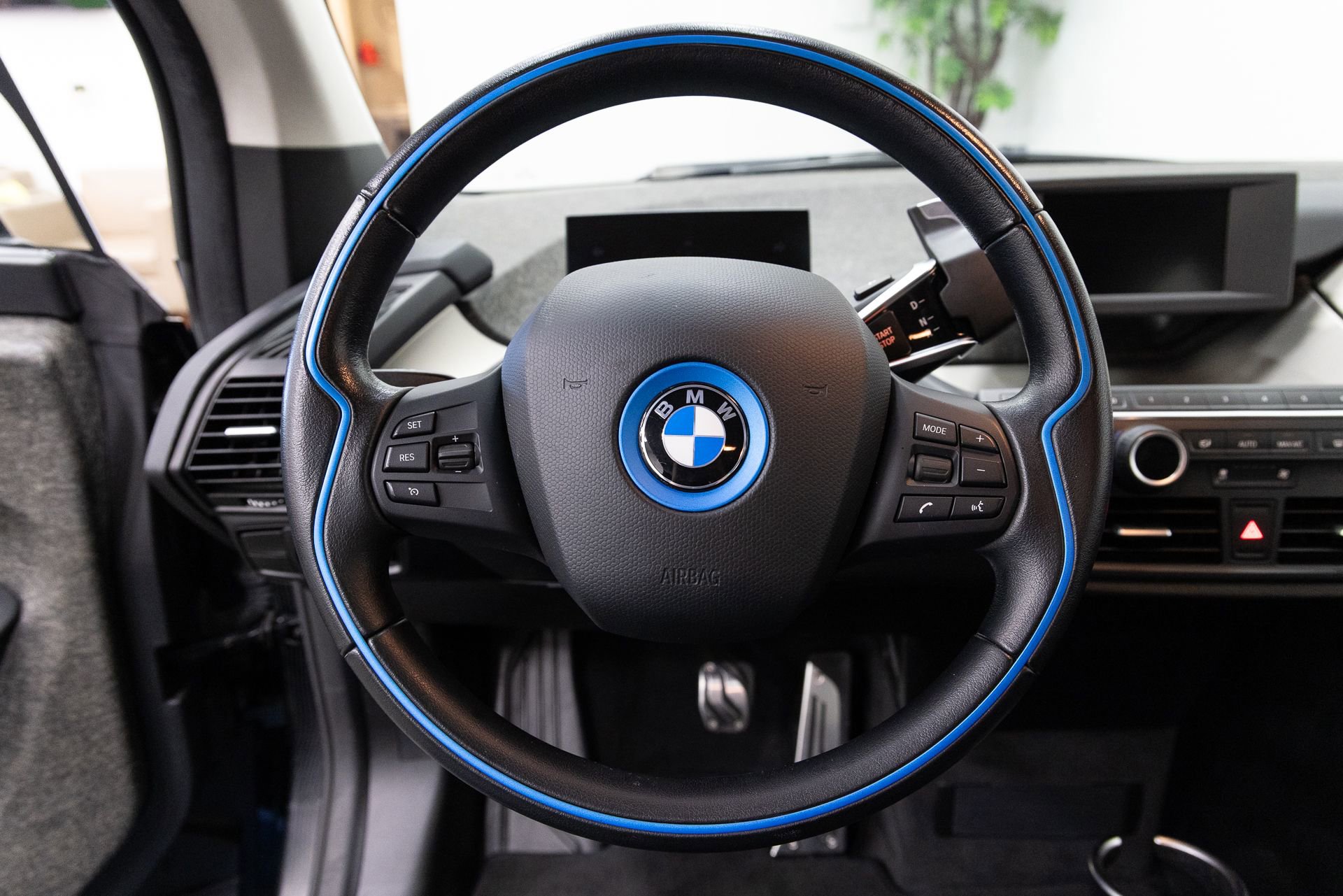 Used 2018 BMW i3 w/ Range Extender image 16