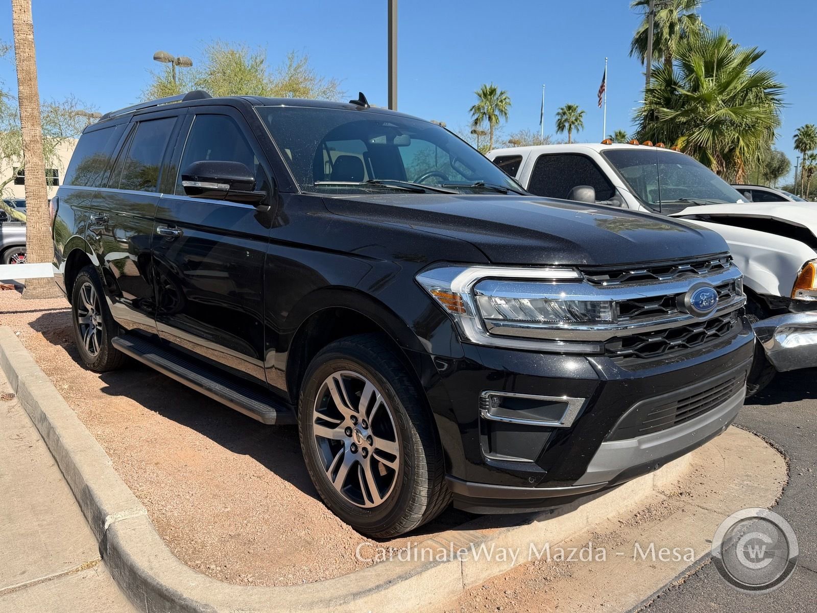 Used 2024 Ford Expedition Limited image 2