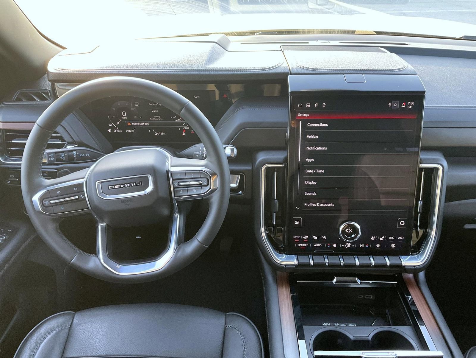 Used 2025 GMC Yukon XL Denali AWD/4WD image 14