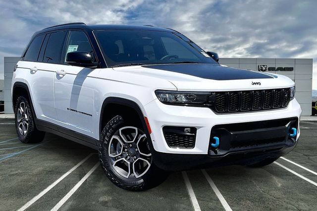 Used 2023 Jeep Grand Cherokee Trailhawk w/ Advanced Protech Group II AWD/4WD image 12