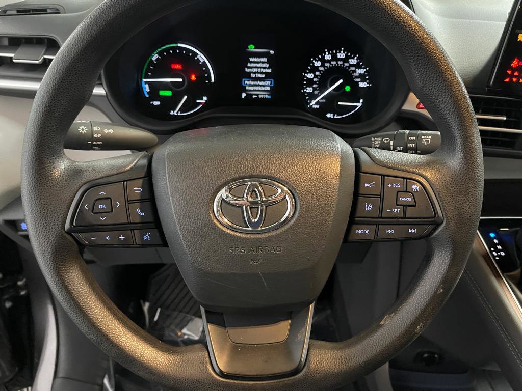 Used 2024 Toyota Sienna LE image 19