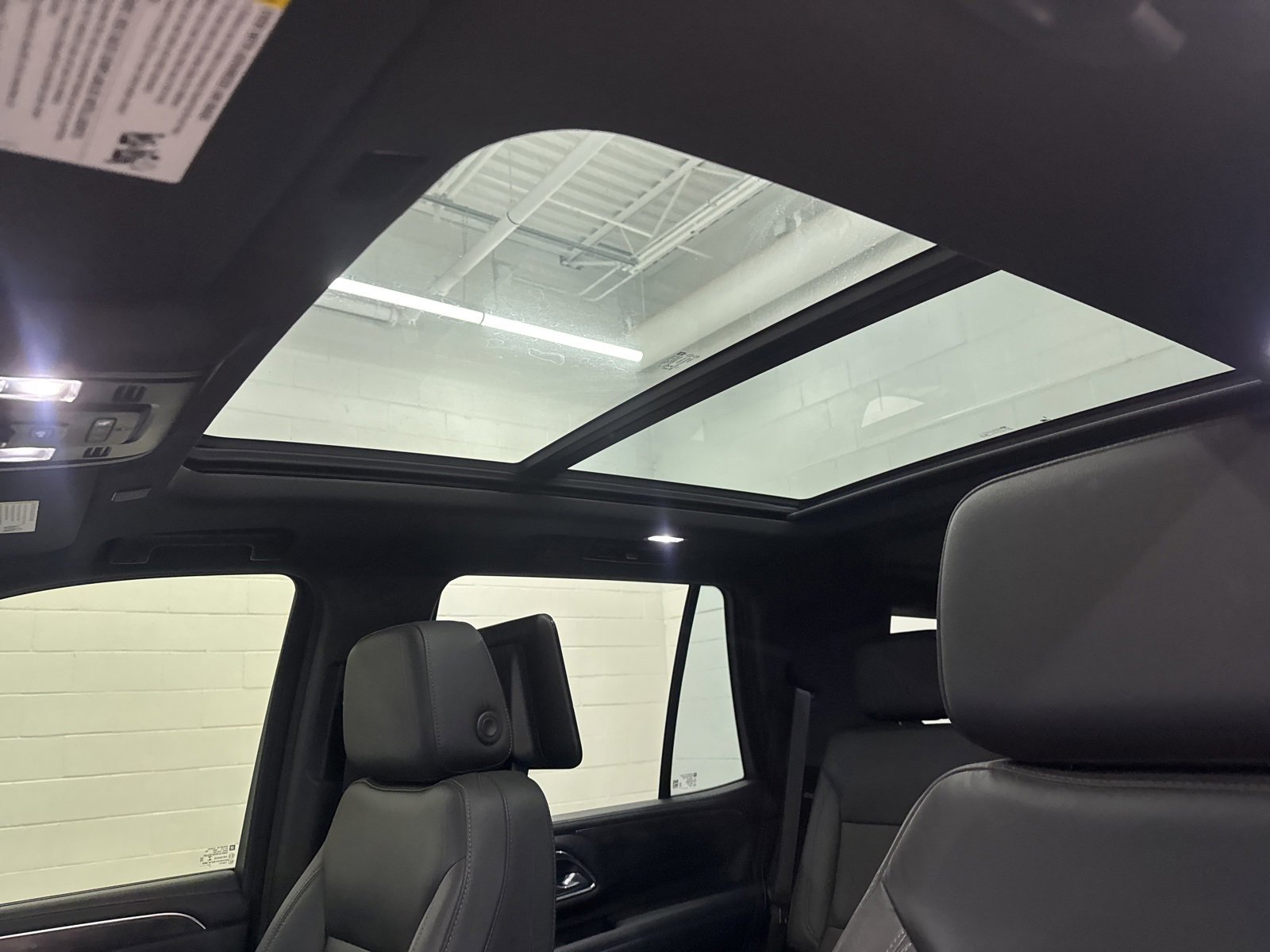 Used 2021 Chevrolet Tahoe Z71 w/ Rear Media and Nav Package image 11