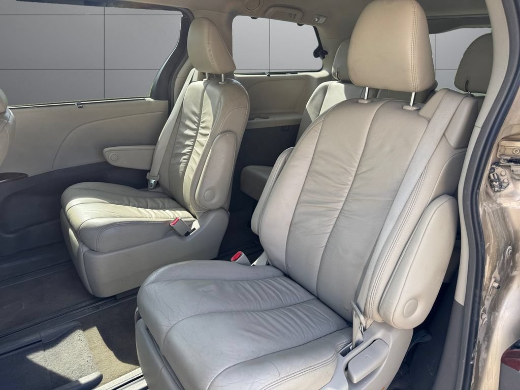 Used 2012 Toyota Sienna XLE AWD/4WD image 18