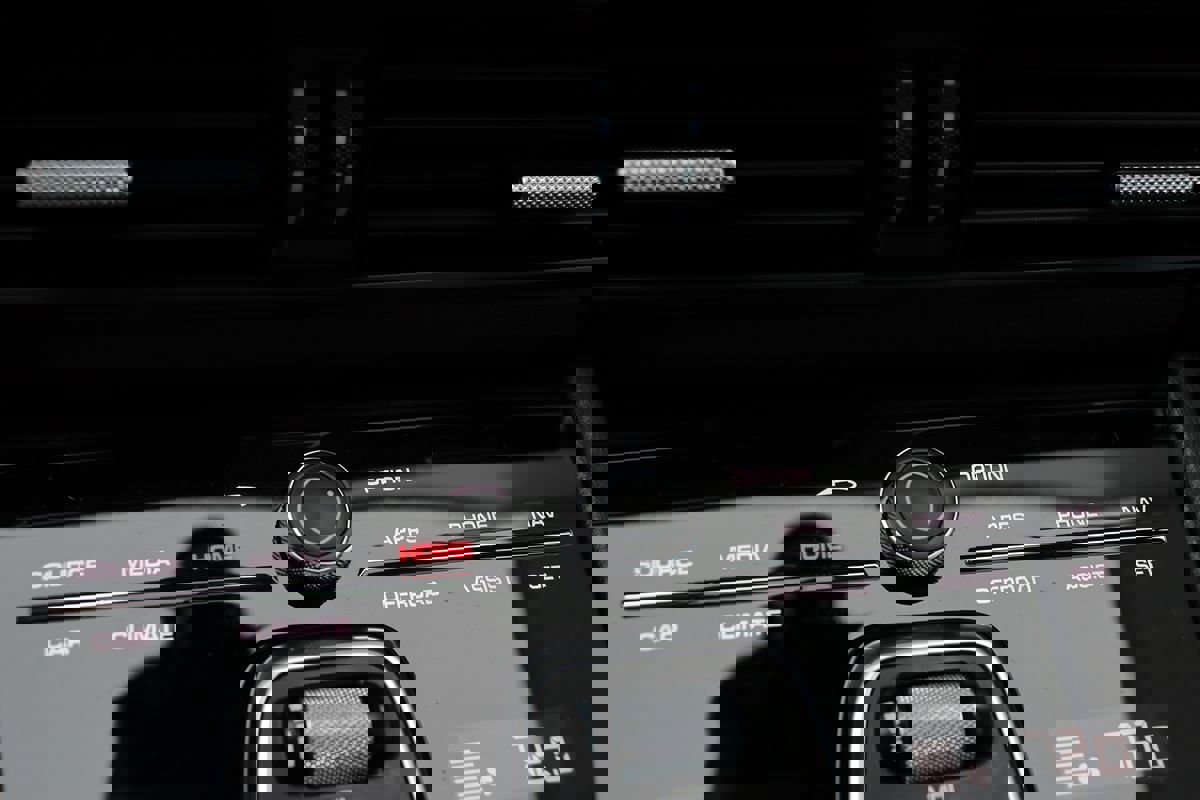 Used 2021 Porsche Cayenne Coupe image 32