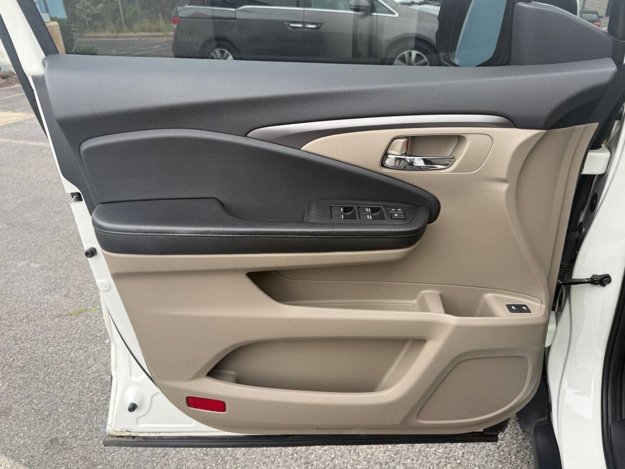 Used 2017 Honda Pilot EX-L image 10