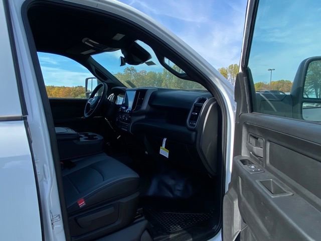 New 2023 RAM 3500 Tradesman w/ Safety Group image 27