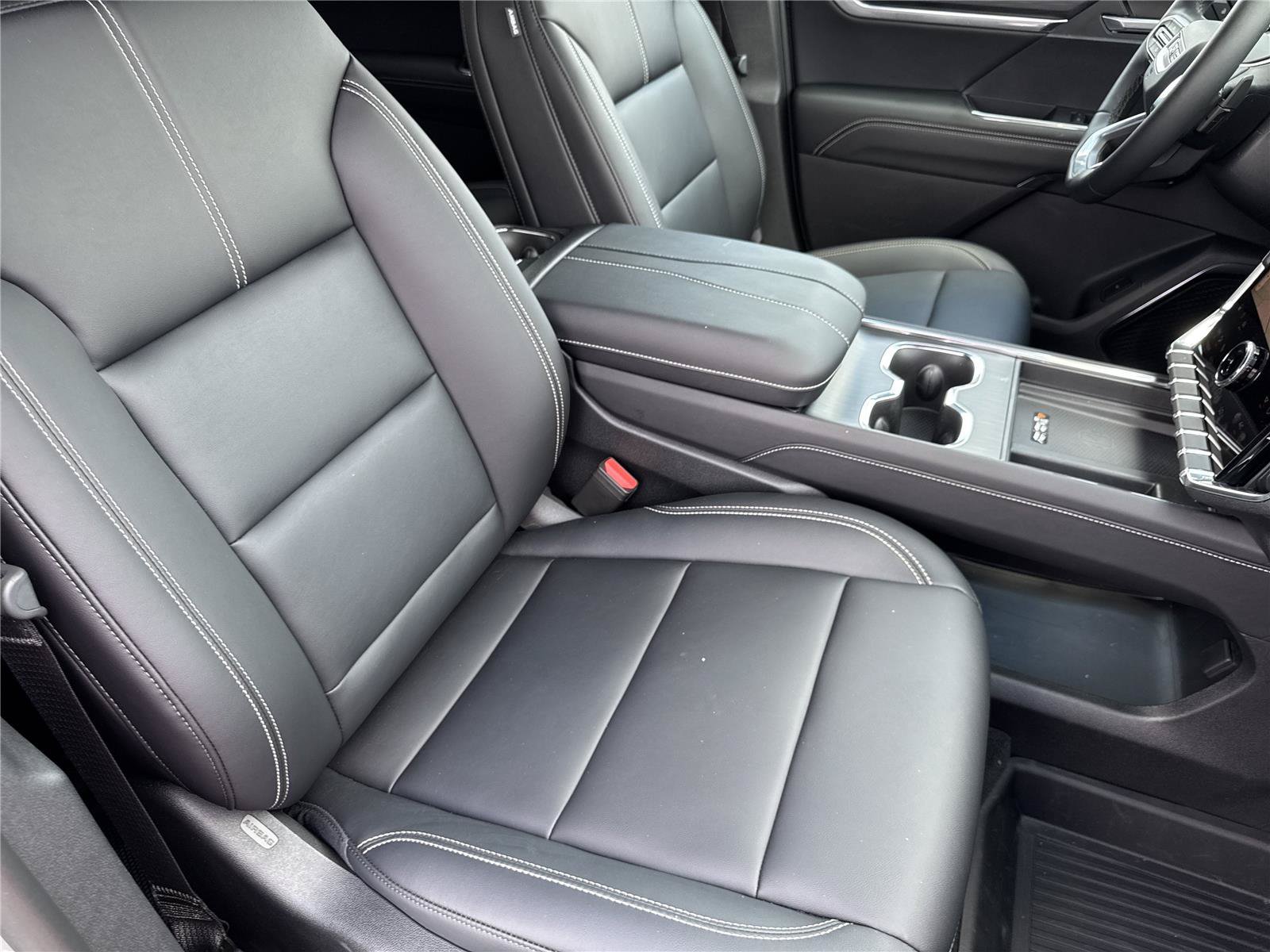 Certified 2026 GMC Acadia Elevation w/ Black Edition FWD image 37