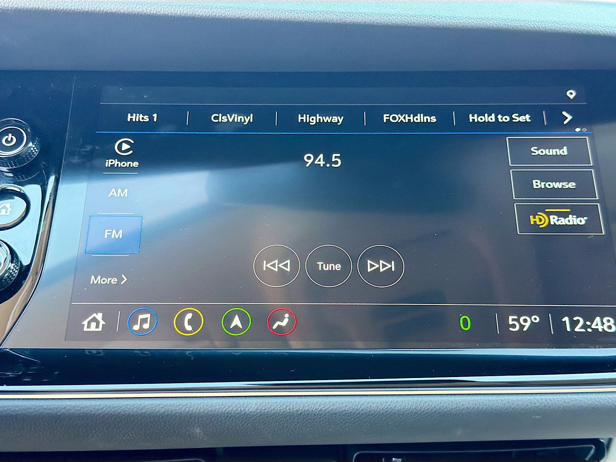 Used 2023 Buick Envision Avenir image 32