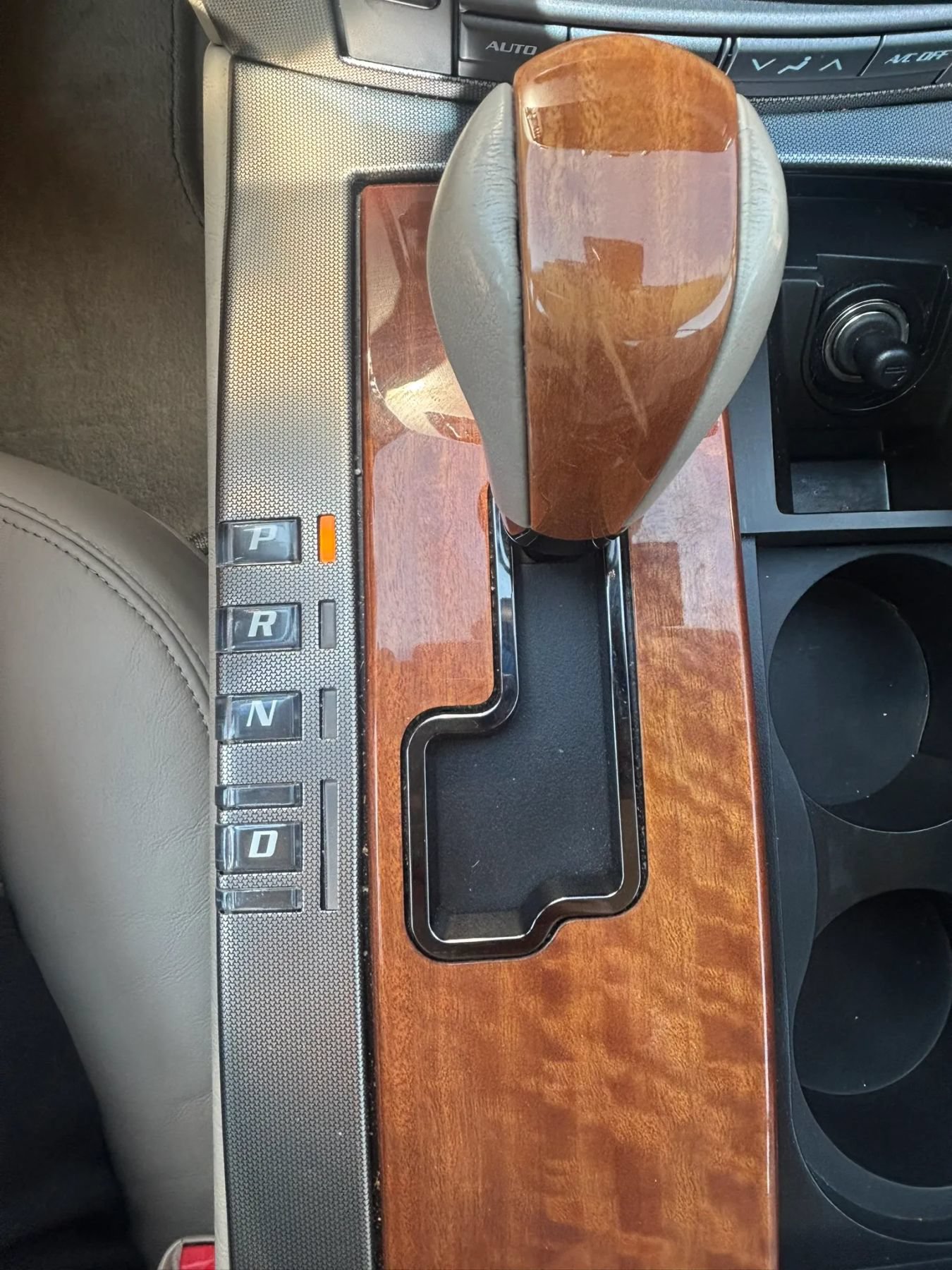 Used 2005 Cadillac XLR RWD image 22