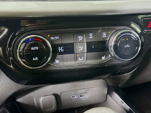 Used 2025 Chevrolet Trax LT w/ Driver Confidence Package image 17