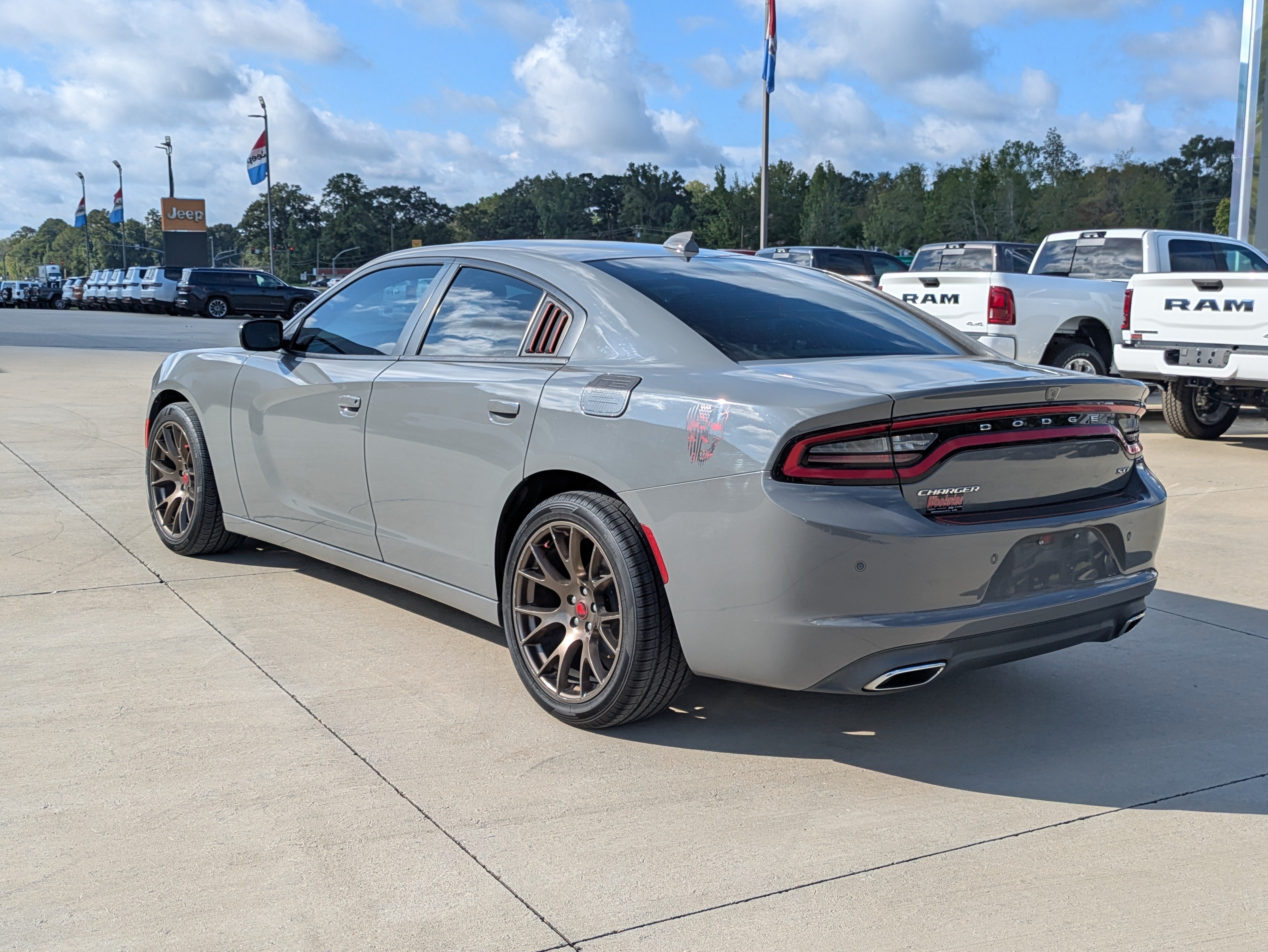 Used 2018 Dodge Charger SXT Plus w/ Driver Confidence Group RWD image 3