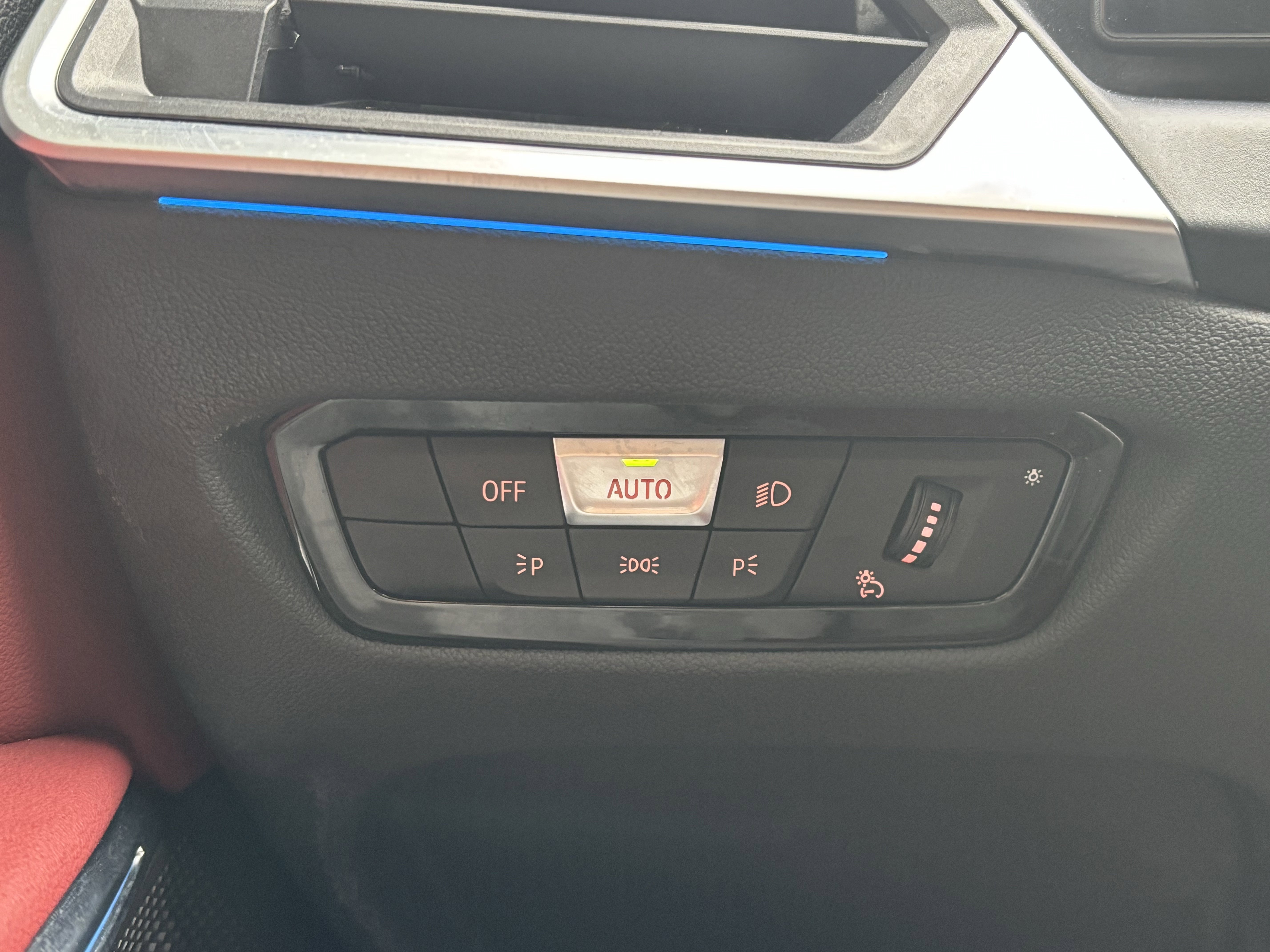 Used 2024 BMW 330i Sedan w/ M Sport Package image 43