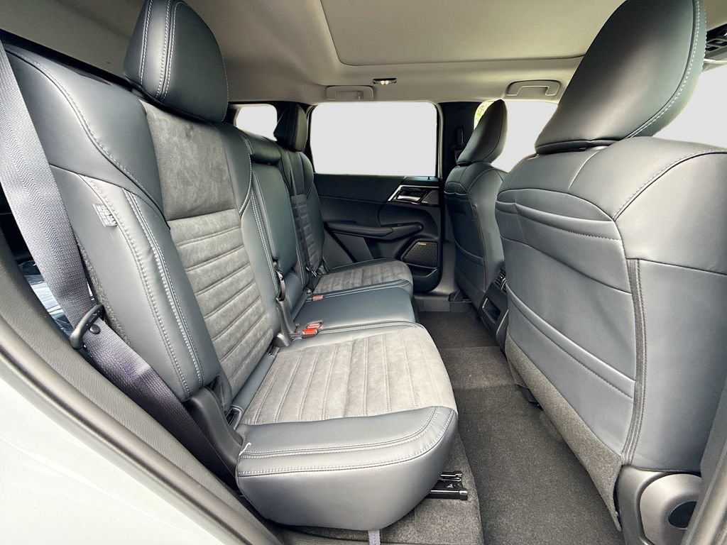 New 2026 Mitsubishi Outlander SE FWD image 29