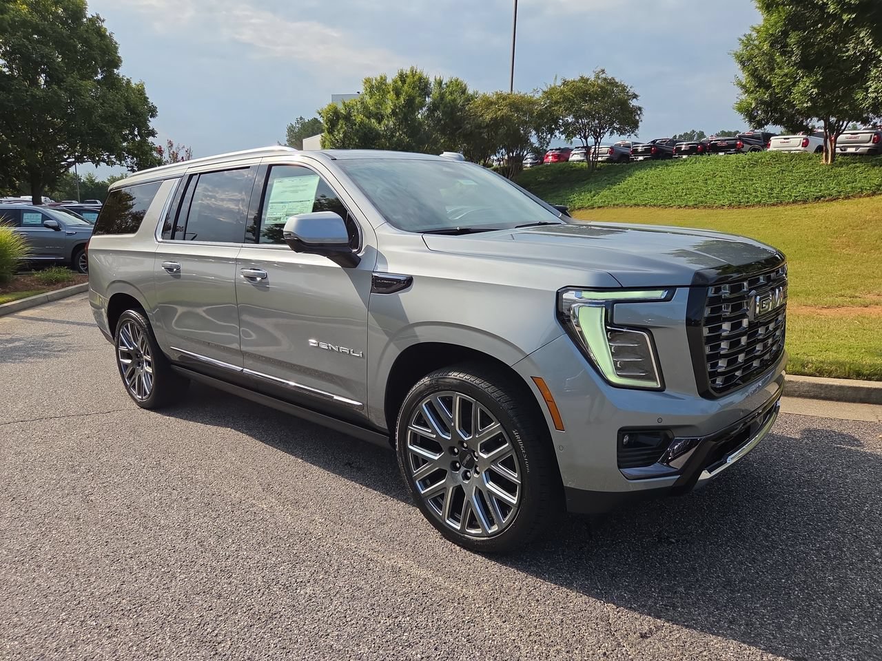 New 2026 GMC Yukon XL Denali Ultimate AWD/4WD image 2
