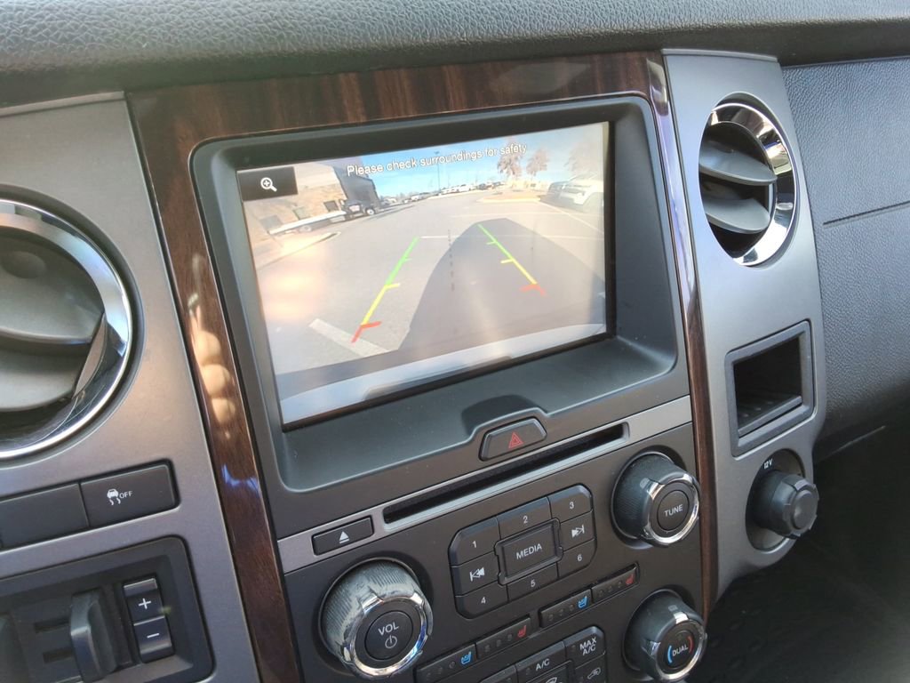 Used 2015 Ford Expedition Platinum image 16