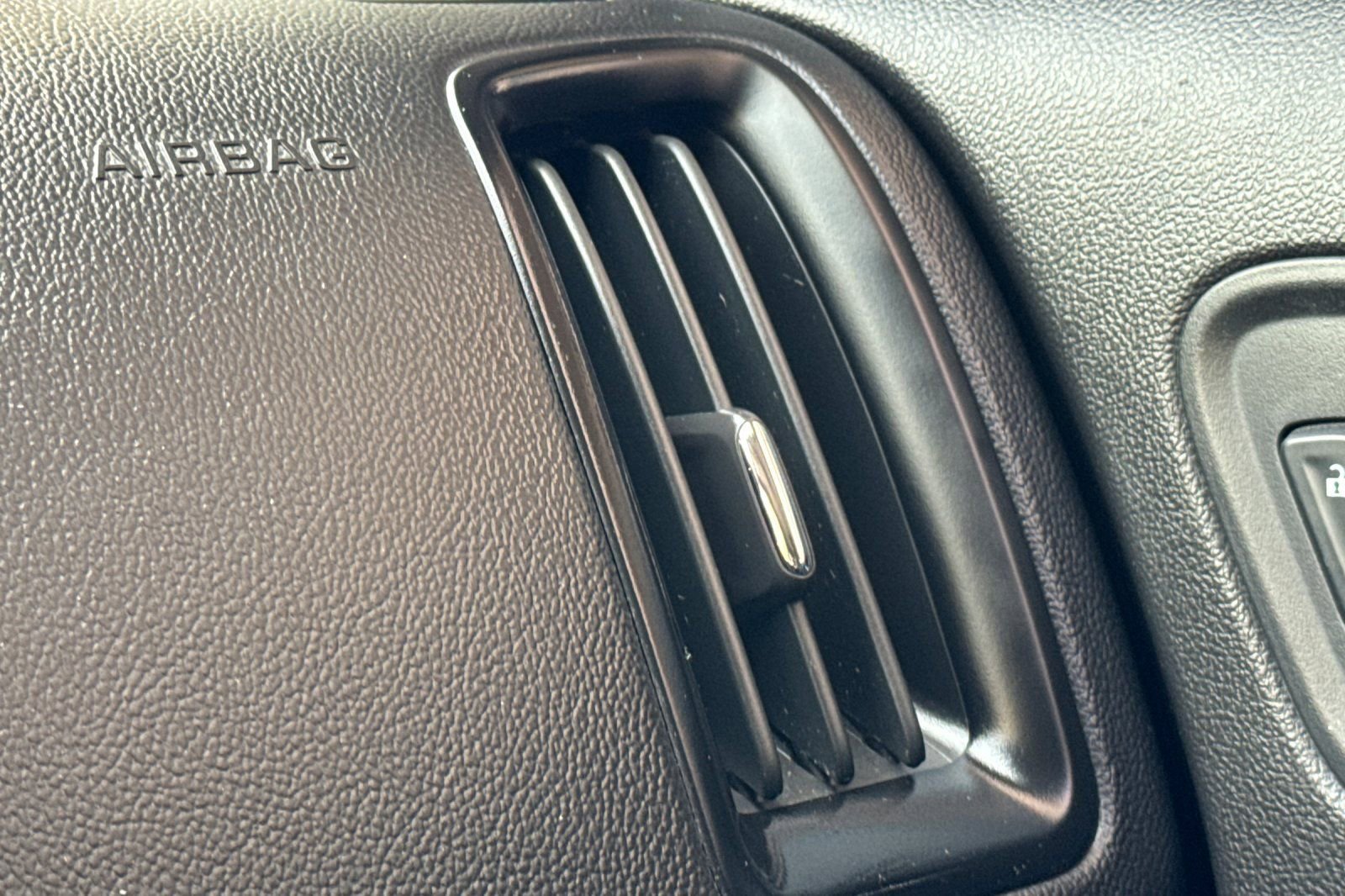 Used 2016 Chevrolet Colorado LT image 28