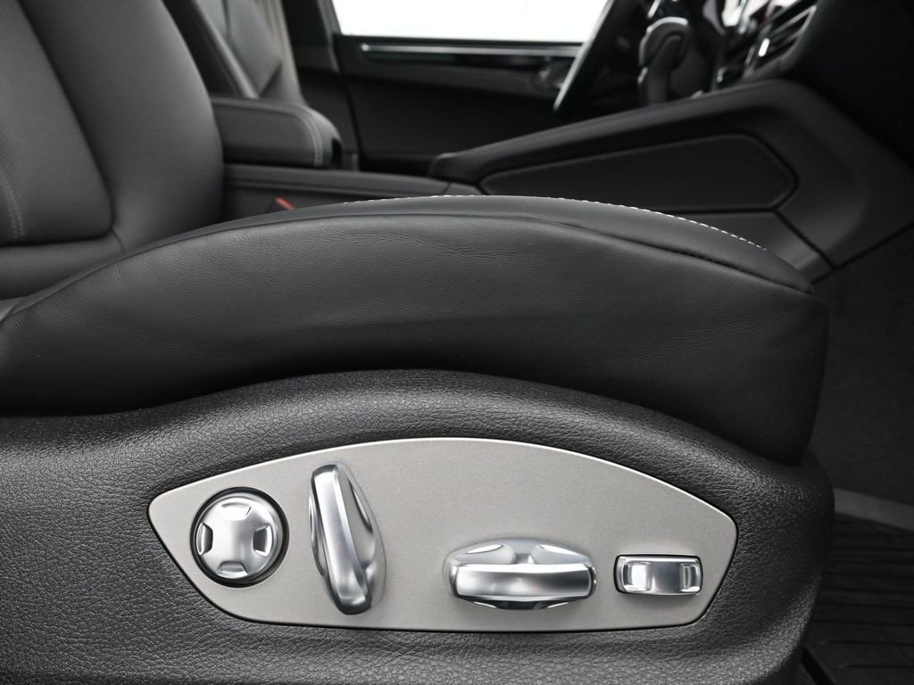 New 2026 Porsche Macan S image 15