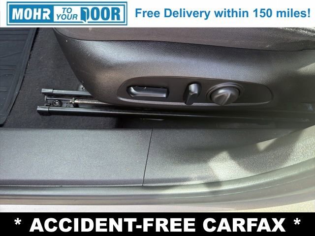 Used 2017 Chevrolet Malibu LT image 12