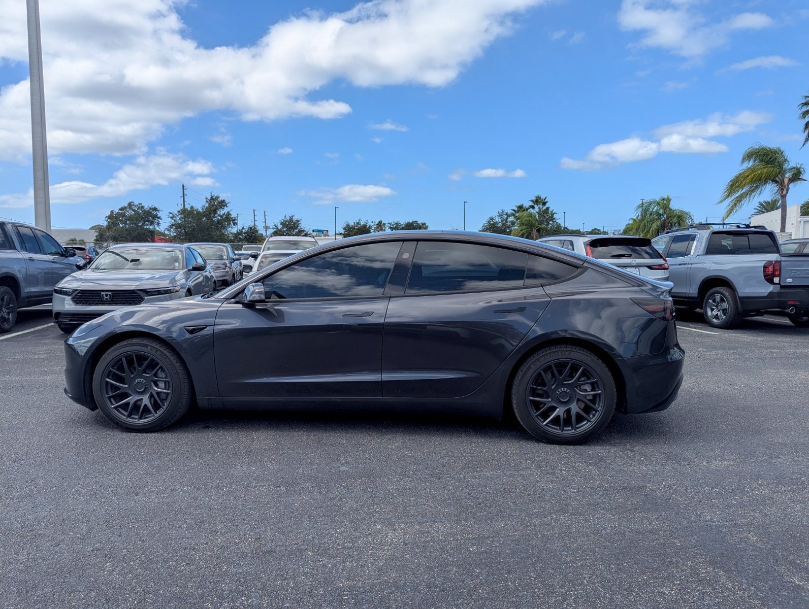 Used 2024 Tesla Model 3 Standard Range RWD image 4