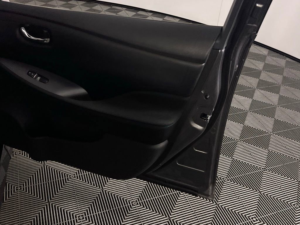 Used 2024 Nissan Leaf S image 30