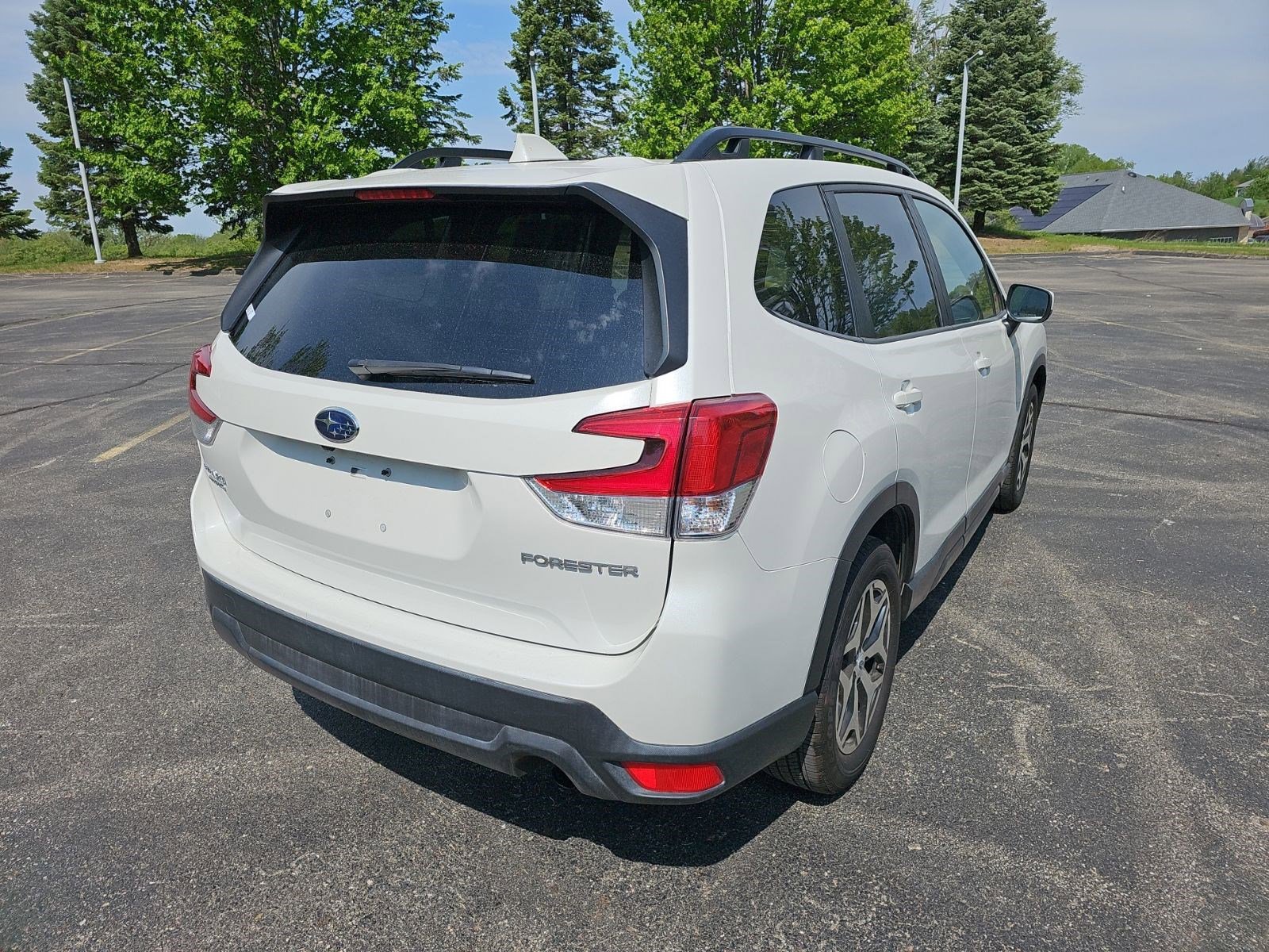 Used 2022 Subaru Forester Premium AWD/4WD image 6