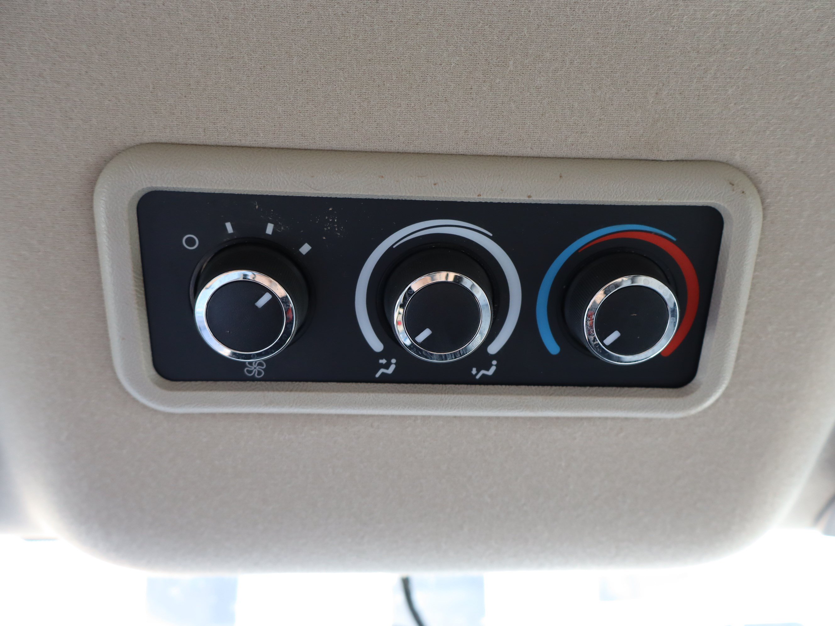 Used 2025 Chevrolet Express 3500 LS RWD image 23