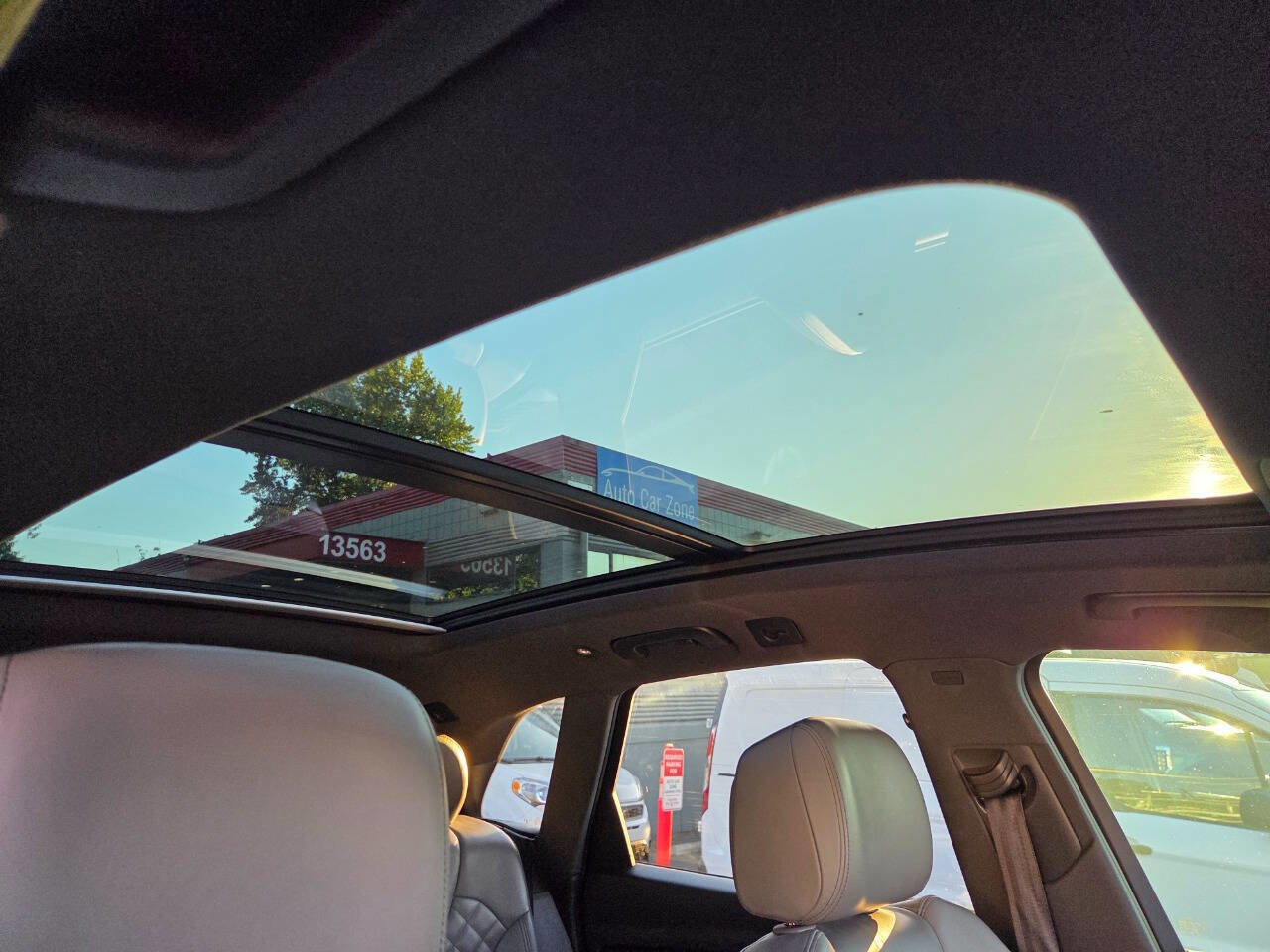 Used 2018 Audi SQ5 Prestige w/ Prestige Package image 18