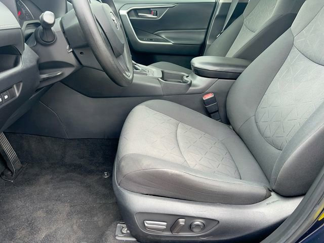Used 2021 Toyota RAV4 XLE image 11