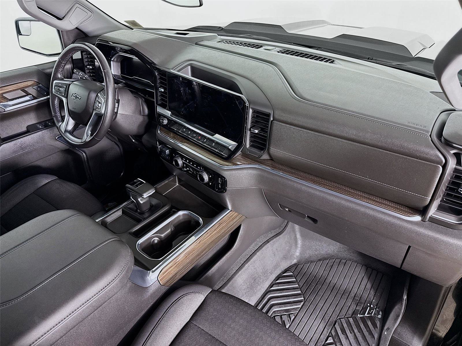 Used 2023 Chevrolet Silverado 1500 LT Trail Boss AWD/4WD image 29