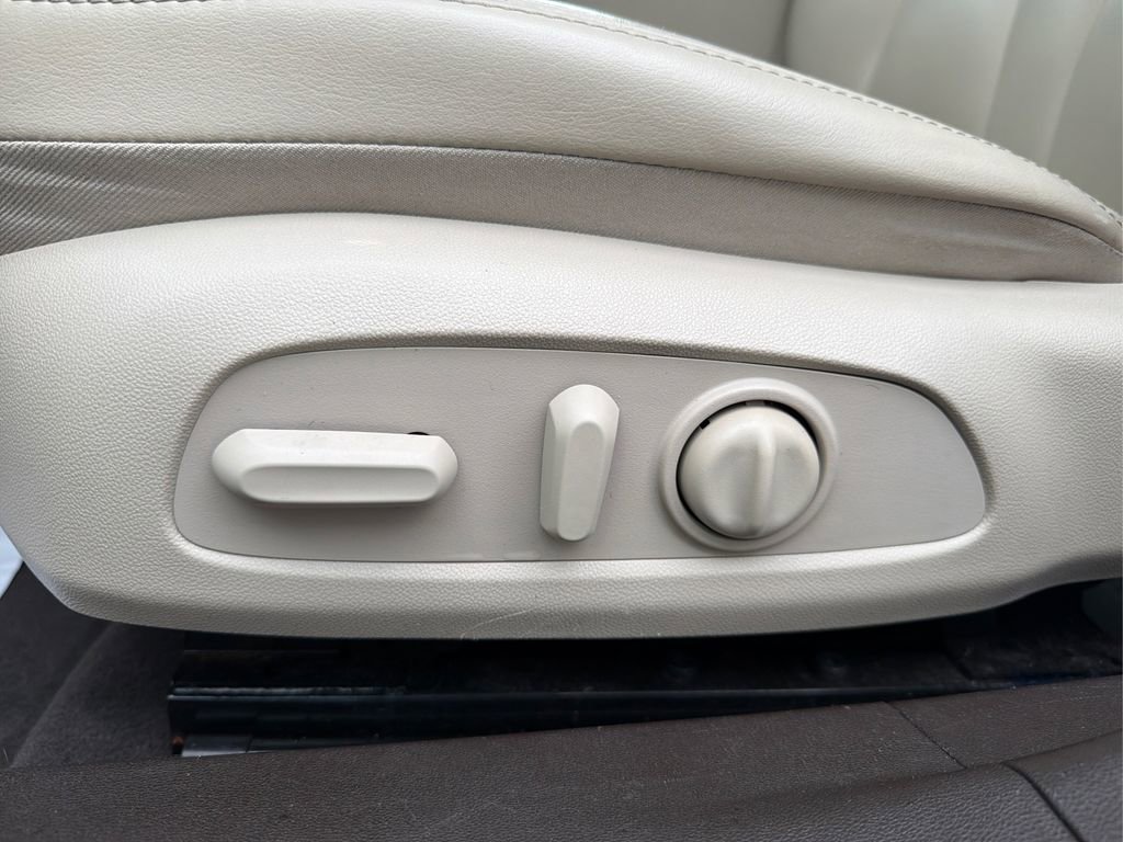 Used 2017 Buick LaCrosse Preferred image 31