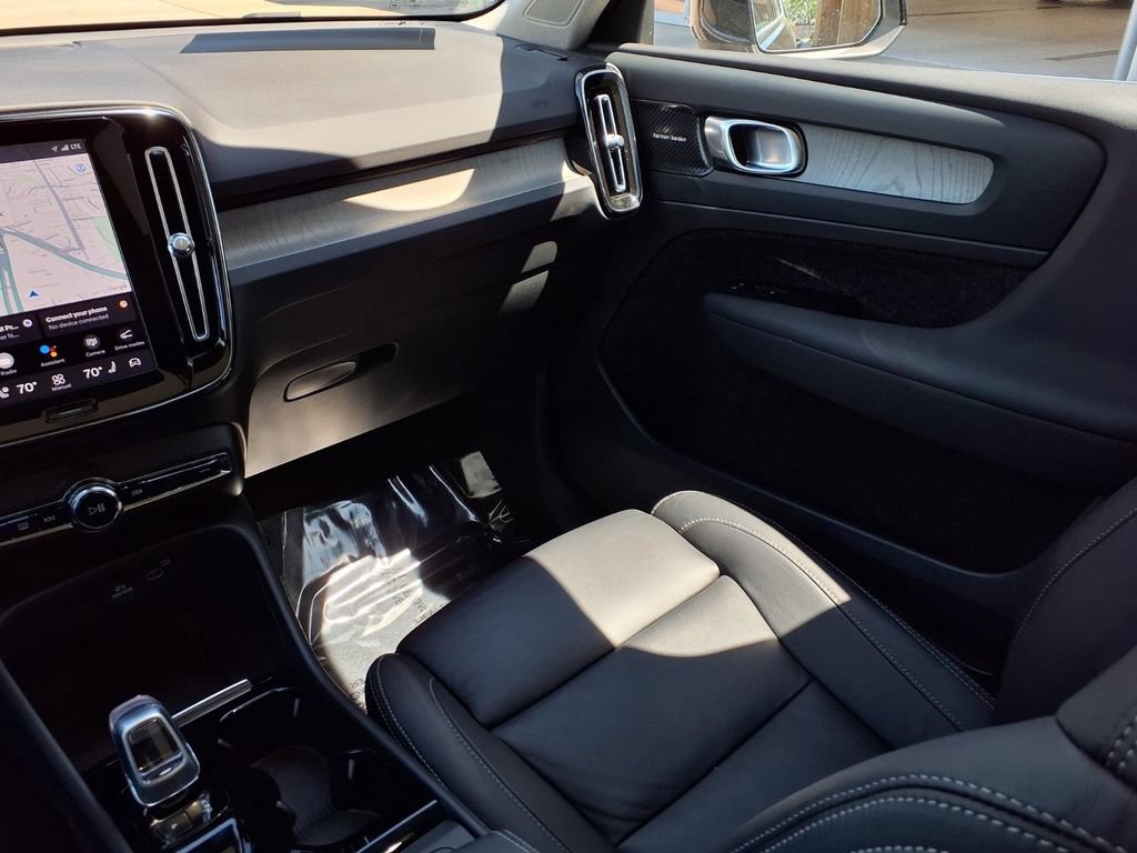 Certified 2023 Volvo XC40 B5 Ultimate w/ Climate Package AWD/4WD image 22
